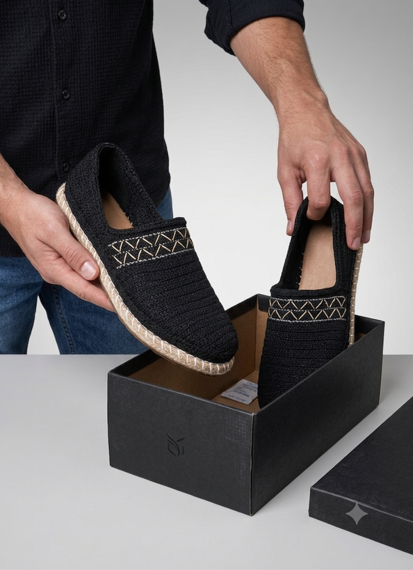 گیوه مشکی دورکنفی طرح تاجیکی